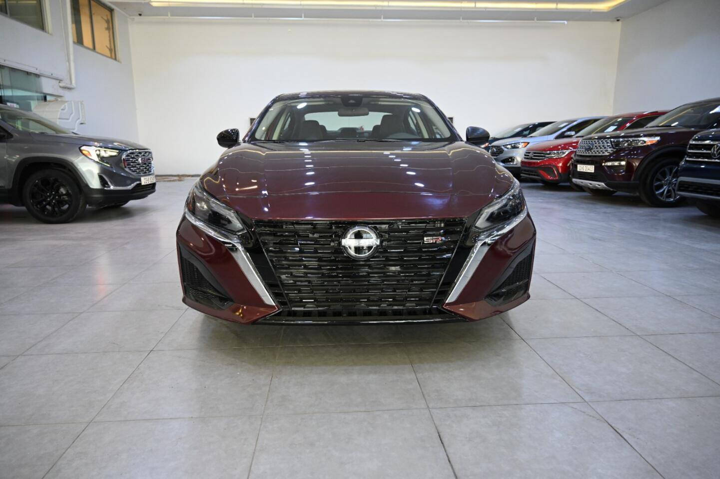 Nissan Altima SV 2025
نيسان ألتيما SV 2025 

وارد أمريكي 🇺🇸

⚙️محرك 4 سلندر 2.5L
🛞 سحب أمامي FWD

مواصفات SV 
🔴 شاشة تدعم Apple CarPlay, Android Auto

🛡أنظمة السلامة ومساعدة السائق 
🔻نظام NISSAN SAFETY SHEILD 360 تشمل :
🔸️فرمله طوارئ تلقائية 
🔸️نقاط عمياء
🔸️نظام تحذير من الخروج ع المسار 
🔸️نظام فرملة تلقائية عن الرجوع 
🔸️كاميرا خلفية 
🔸️نظام تنبيه من حركه المرور الخلفية 

ماشي 6 ألف فقط ✅️

مكان السيارة أربيل شارع١٠٠ 

السعر 14.800💲  

للإستفسار 
*********** إتصال أو واتساب 

#نيسان #ألتيما #للبيع
