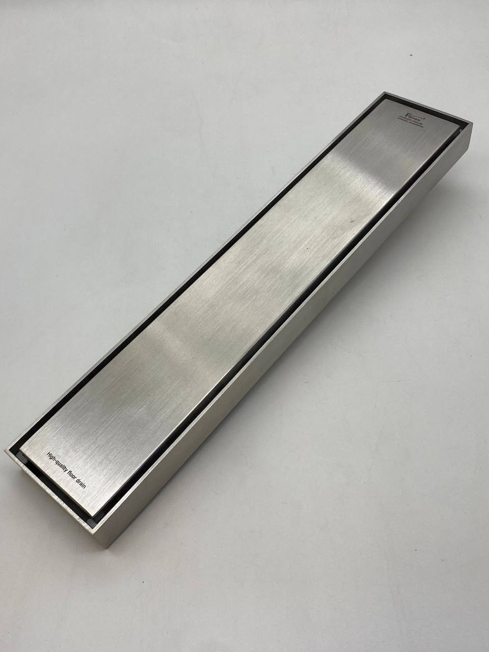 ساقية ستالس ستيل يطبك بيه سيراميك
يتوفر ب الوان كروم واسود وذهبي
ب قياسات 20سم و30سم و40سم و50سم و60سم و80سم
ضد الصدء مع ضمان 5سنوات
المدلل ***********
