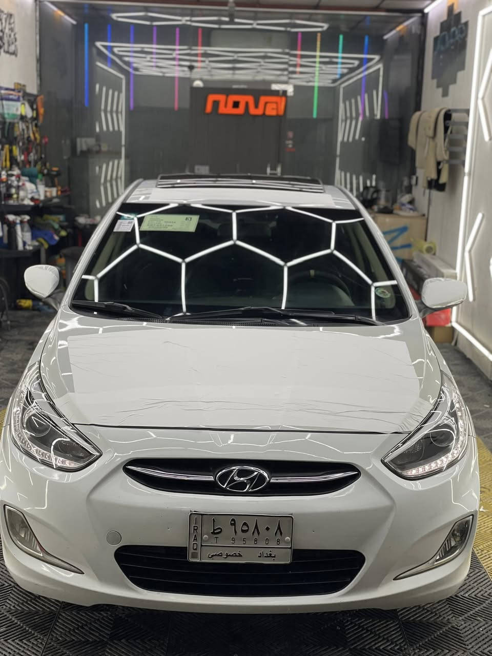 سلام عليكم اكسنت خليجي 2018
فول مواصفات 
سلايد 
لايت عدسه +بكلايت لد 
شاشة وكامره دواره 
دبل قطرة 
4دسك 
سبير منازل وعده كامله 
مفاتيح عدد2 
رقم بغداد 
ماشية 45 حقيقي 
بيها ربع بنيد مصبوغ وربع جاملغ 
السياره مبولشة وعليها طبقه نانو سيراميك 
جاهزة مابيها برغي نقص 
مكانها بغداد العامرية 
السعر 122وبيها مجال شي بسيط للطيبين 
***********
