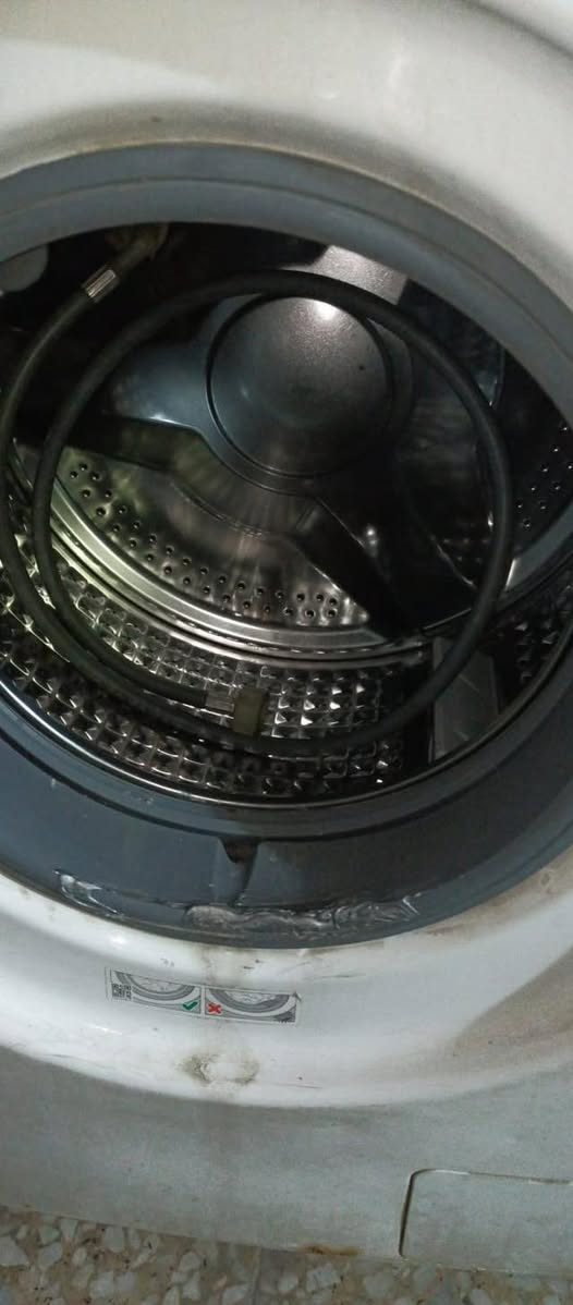 السلام عليكم من رخصة الادمن غسالتين للبيع اثنينهن فول اوتو ماتك شغالات كلشي مابيهن اثنينهن ١٢٥  للاتصال ***********
