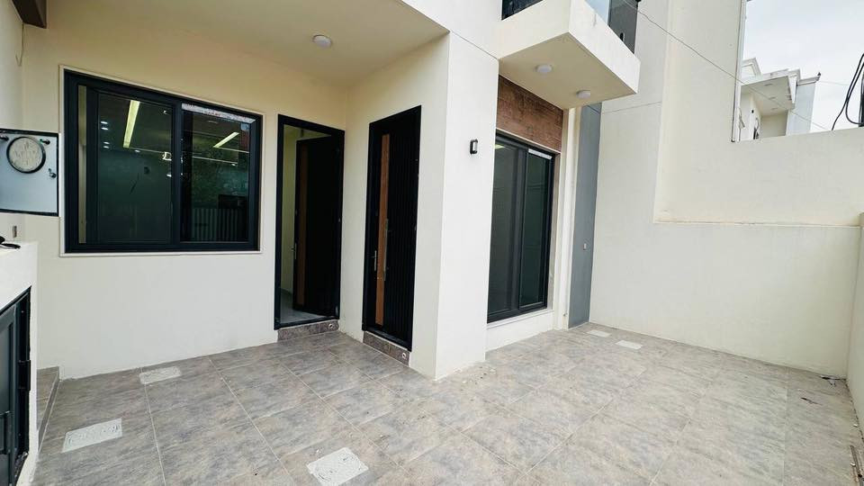 💠اعلان عقاري رقم(1109)💠 

‏#داران_بناء_حديث_زيرو_vip_للبيع في #حي_المعلمين خلف أسواق التفاحة بمكان جميل كل دار مكون من طابقين 

💠طابق(1) غرفة نوم عدد 2 + مطبخ حار وبارد +استقبال +هول + صحيات + كراج

💠طابق(2)  غرفة نوم عدد2 + مطبخ + صحيات

 ‏💠#مساحة كل دار 150 متر 

💠#واجهة كل دار 7.5 متر
____________________________
‏#instagram :  almalk_realestate
_____________________________
‏#facebook : الملك للعقارات والمقاولات 
______________________________

💠ليصلك السعر علق بــ (تم) ✔️

لاستفسار اكثر يرجى مراجعة #مكتب #الملك او الاتصال على الارقام التالية☎️
 
📞***********
📞***********

📍عنوان المكتب / شارع القدس مقابل اسماك حسن 
البغدادي

ونستقبل جميع العروض السكنية والتجارية بكافة مناطق كركوك 

#عقارات  #استثمارات  #كركوك  #مقاولاوت #تصاميم #الملك_للعقارات_والمقاولات
