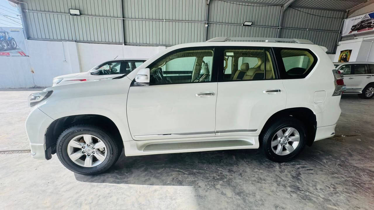 السلام عليكم برادوTXL 2014 مكفوله جديدة
مكينة4 سلندر 2700 مكفولة
بخاخ لايت
غرفة جلد 7راكب
كشنات كهرباء 
فور ويل
شاشة كامرة
حساس دعامية
بصمة تشغيل عن بعد
لايت متحرك
منظومة زنون عالي ناصي
تخم تاير جديد صدر جديد 
سيارة جديدة جدآ وجاهزه من كل النواحي
واسط قضاء الزبيدية 
***********
***********
