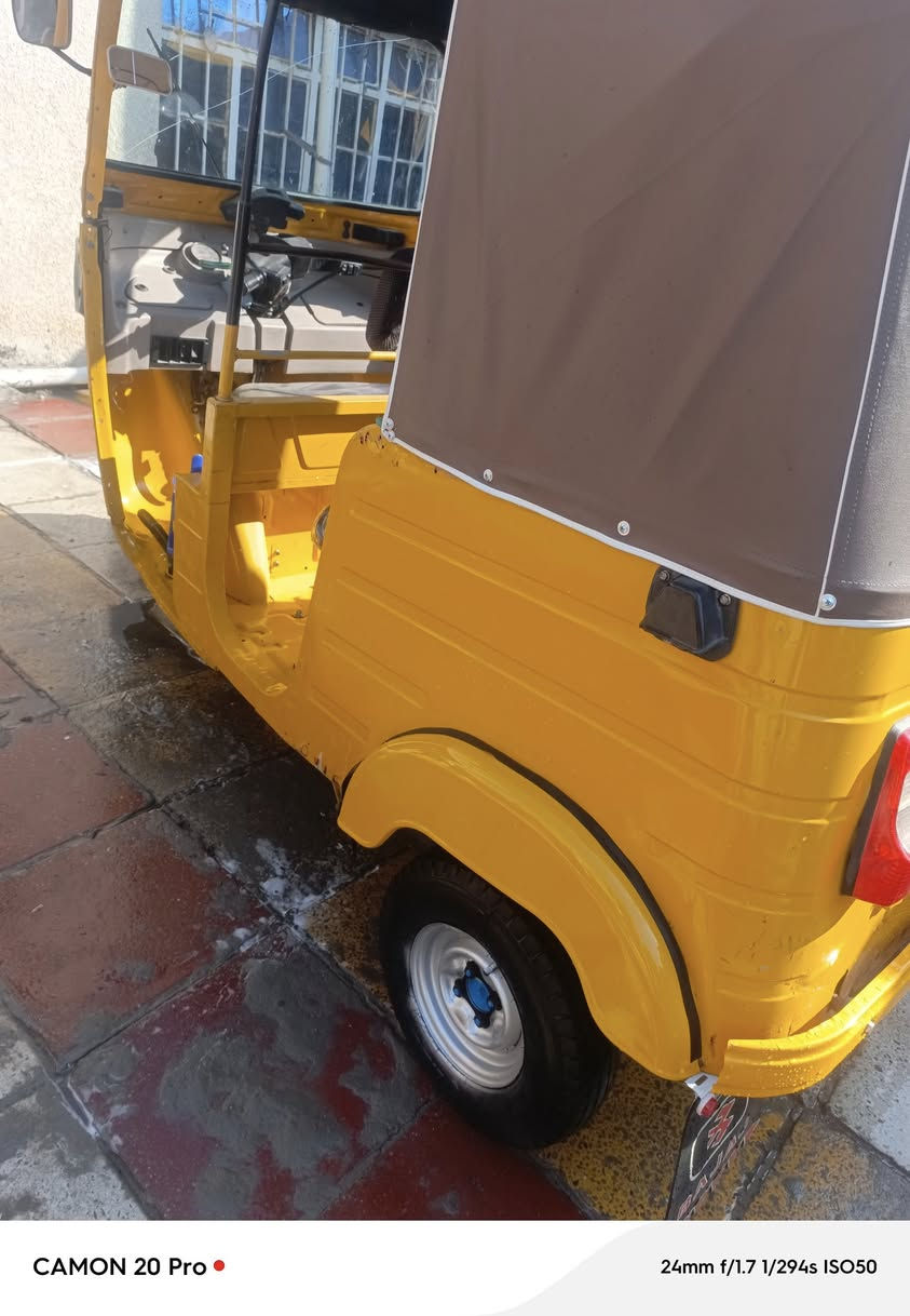 سلام عليكم شباب عيني تكتك للبيع موديل 19شهر ال11تكتك رقم وسنويه باسمي كشر مكفول ماعدا ألدوس معمره تكتك خير من الله وكبل للشارع ألسعر 6400 ألاتصال 

***********
