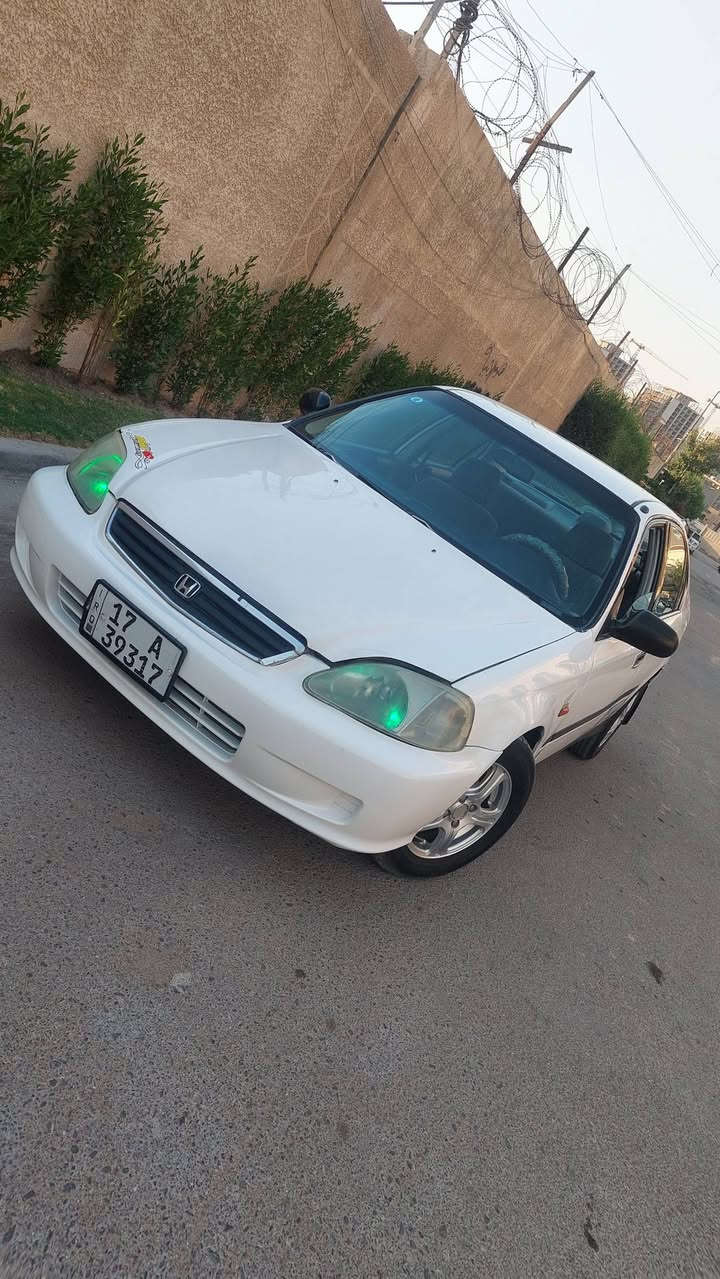 الي فلوسه على كده ويدور سياره اقتصاديه وعمليه جدا يتابع التفاصيل 🙏
السلام عليكم (( للبيع )) 

هوندا سيفك موديل 2000 نظيفه جدا وجاهزه محرك ١٦٠٠ وكير شادهن جديد مكفولات رقم انكليزي باسمي شرط التحويل سنوية وهزه جديده 

دواخلها جديده وغرفتها وكهربائياتها شركه سنترلوك وريمونت كهربائيات شغاله مابيها اي نقص 

السياره جانت على البلاد واني صبغتها على ايدي للجماليه فرن درجه اولى ... بسبب شخوط وجراد مكفوله من الضربه والخياس والكص 

تبريدها جان شغال والصونده طخت بالبلي مال باور وانشكت وطلع الغاز تشوفها بعينك تحتاج بس غاز وصونده 

السعر :- ٤٦ ورقة وبيها مجال للطيبين 
العنوان :- بغداد / قرب مرور الكاظميه 
الاتصال :- *********** 

وبالعافيه على صاحب النصيب مقدما سياره جدا نظيفه ومتعوب عليها ❤️

