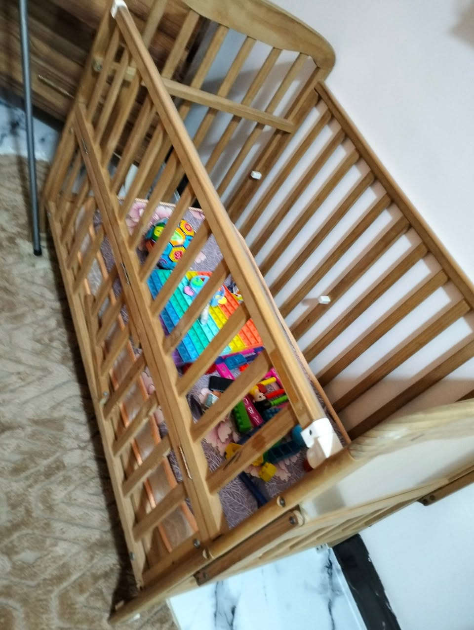 تخت طفل للبيع سعر 75 الف/***********
