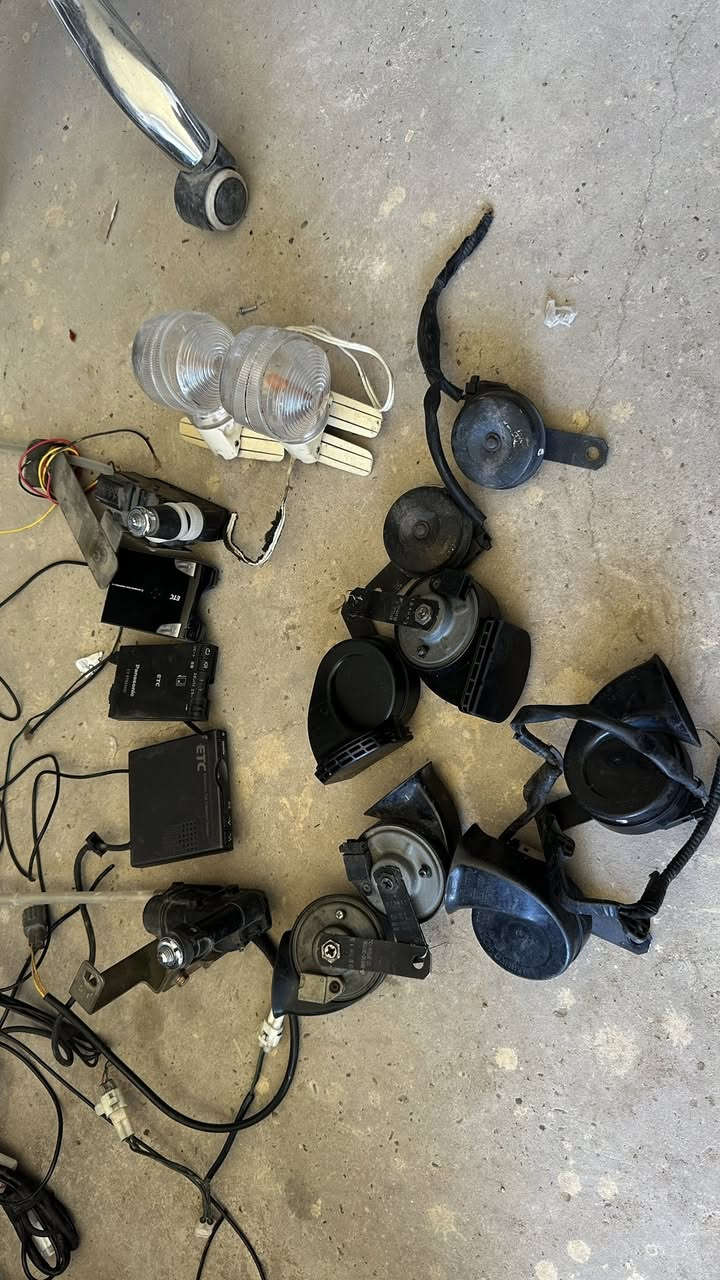 الله مصلي على محمد والي محمد 
مجمع محمد الميالي لأدوات الياباني 
النجف الأشرف عباسيه 
موبايل ***********
وتساب ***********
