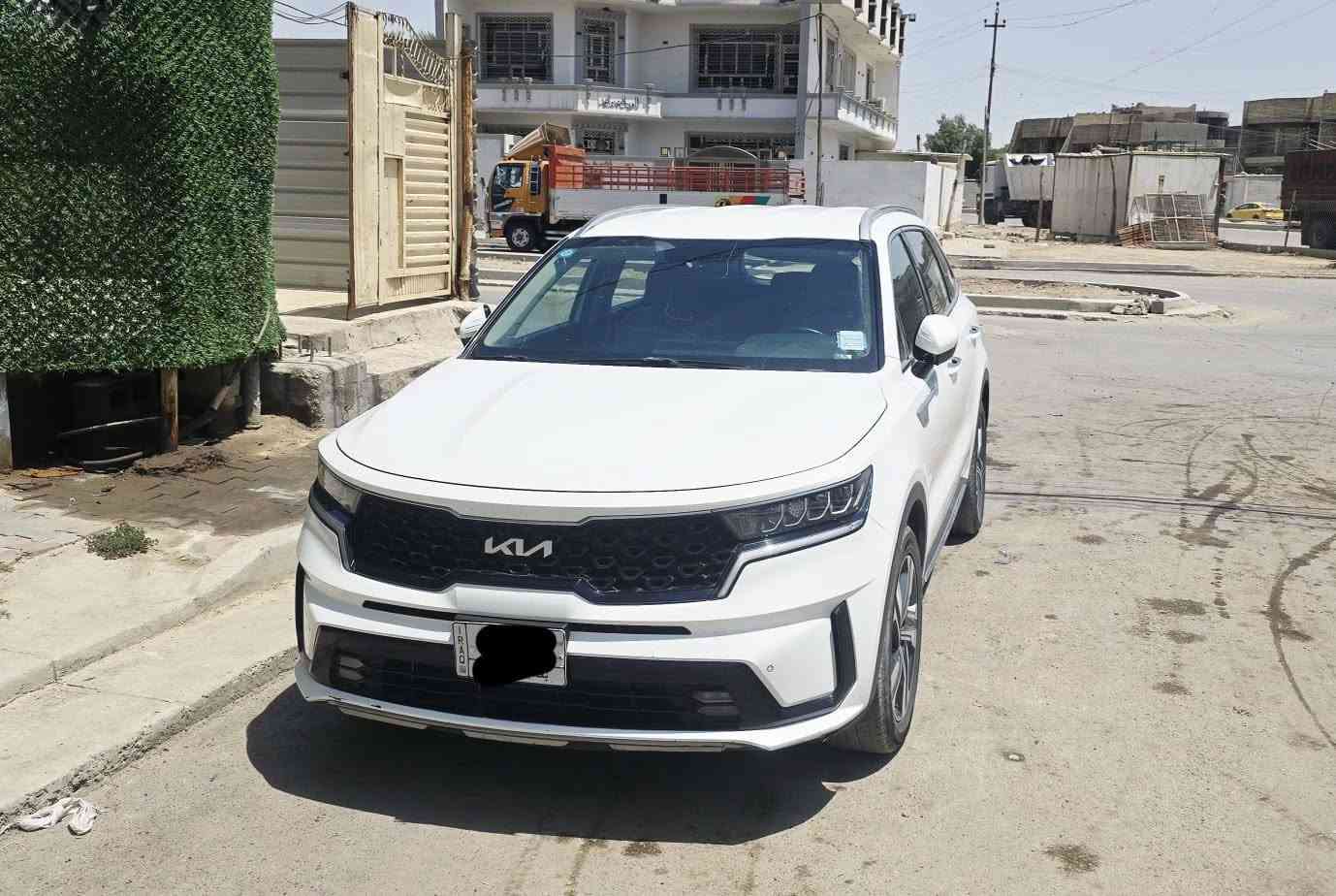 السلام  عليكم سورنتو 2022
فول موصفات
تشغيل عن بعد
تبريد 3 قطع
رقم بغداد 
6سلندر
7راكب 
مكفوله من الصبغ والضربه والرصعه
ماشيه 81
الاستفسار***********
