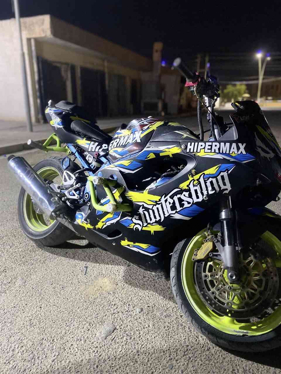 سلام عليكم دراجه.  F4i 600. للبيع دراجه مناقصهاشي دراجه احله من صوره دراجه سبانخ ممدوده عليها مكاني صلاح الدين سامراء  رقمي ***********
