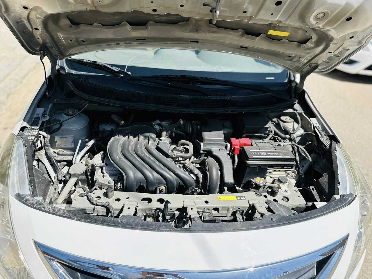 نيسان صني هندي مديل 2022 للبيع السياره جديده من كلشي بعدها على وضع الشركه تخم تاير جديد حداديه جديده محرك كير كفاله السياره ببه بارد بل باب و اشويه صبغ بل جاملغ السعر 103بيها مجال رقم رقم الهاتف ***********
