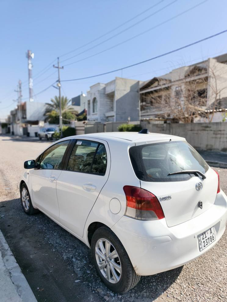 یارس 2009 سپی بەفریە
تۆماتیک چوار ،جام کارەبا ، ئاوێنەکارەبایی
شاشە و کامیرە و حەساسە ڤۆلیۆمە
چوار تایەی و ویلی نوێی لەسەرە
سەنەوی و  ژینگە و هەزەی نوێیە
بەبێ سبوغ و تعدیلە
سەیارە زۆر خاوێنە 
گێڕ و مەکینە و تەبرید و تەحویل بەشەرتە
سعری 92 وەرەقە و مەجالێکی زۆۆر کەم 
شوێن هەولێر
موشتەریت پەیوەندی بکە
*********** واتساب ،ڤایبر أربيل, العراق
