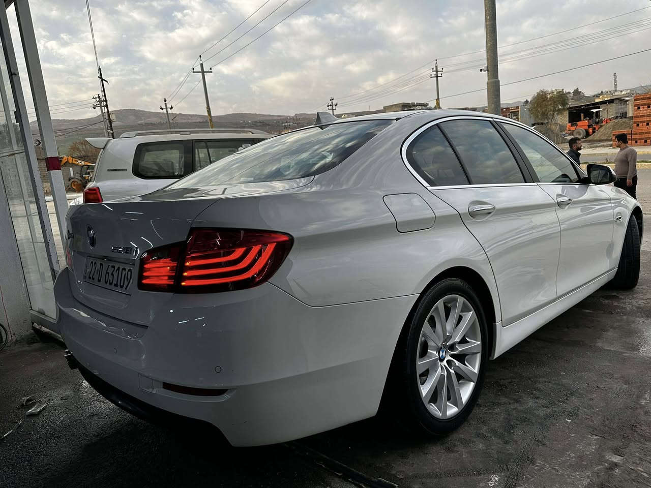 وكالة العروش
عداد المسافه ٢٣٧
باب سايق صبغ بدون دواخل خشم بوند شبر صبغ
مواصفات السيارة فول
ابواب شفط خمس كامرات
خمس بردات
وباقي المواصفات معروفة
سيرفس كامل ما تحتاج مصرف
دينار
مكان السيارة كويه
سونار موجود
السعر يعني 178 ورقة وبيها
مجال للطيبين للتواصل على
] الرقم
***********
