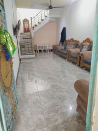بيت ومشتمل • ٢٥٠م • خلف الملعب