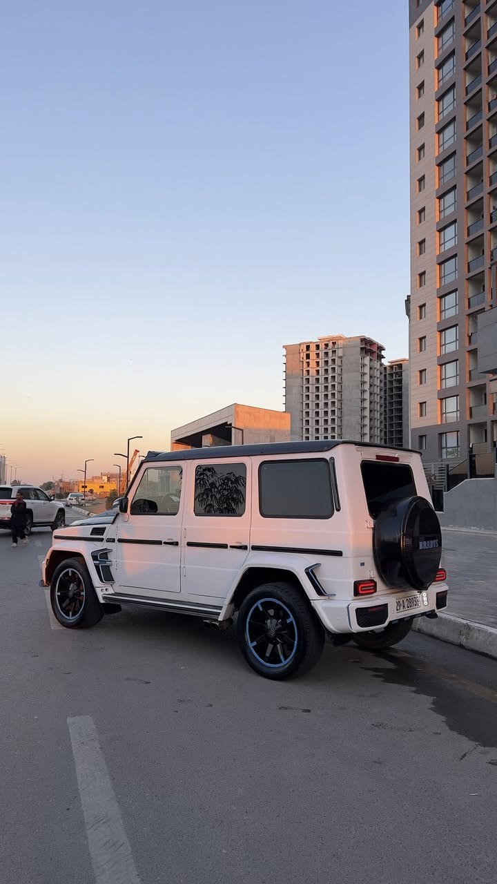 سلام عليكم اخوان للبيع او مراوس جي كلاس موديل 85 محدث 2023 تحديث او شغل كلة مضبوط مكينه وكير لكزز كهربائيات كلهة شغلة مابيهة نقص كلوب الصدر الخلفي ولمامي كلة محدث دبلات دسكات ترايك 200 مابيهة نقص برغي السياره مغلفة تبريد تدفئة كلهة شغال سنويه ورقم جدد سقف رولز رايز سياره متعوب عليهة مو من ذني لملزكات تجي وتشوف بعينك عنوان السياره حي الجهاد او الحارثيه السعر 175 بي مجال بسيط ❤️*********** ابو علي
