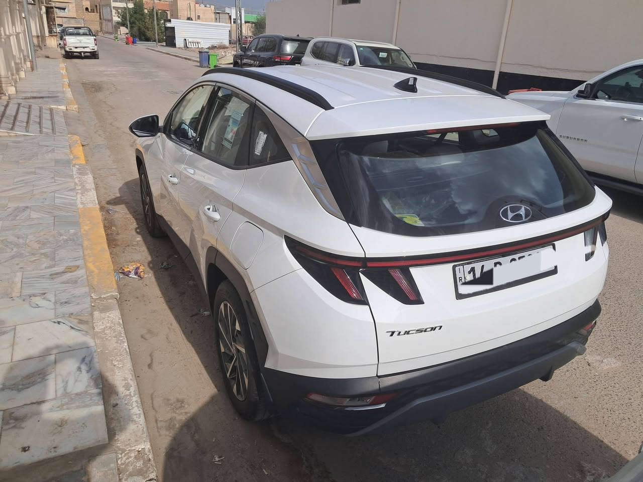 توسان موديل ٢٤ كامل مواصفات عدا فتحة السقف رقم بصرة باسمي ماشية ٣٤ الف بيها طخة بالباب الخلفي عكس السائق مصلح بارد بدون صبغ الباقي على وضع الشركة
السعر ٢٢٠ $
للاتصال ***********
