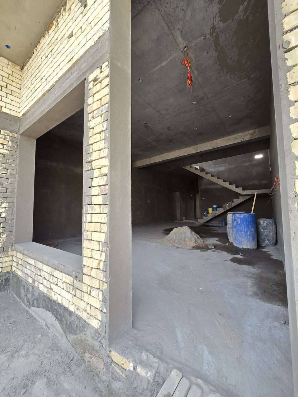 السلام عليكم كادر لبخ اسود وبياض وخارجي وجهات سقل و طلس عمل درجه اولى ***********_***********
