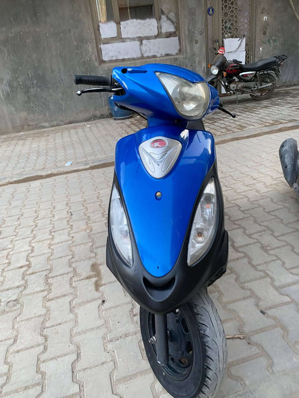 سلام عليكم  دراجه كامكوv2 مكفوله نضافه فول مبينه كدام العين السعر 750للستفسار ***********
