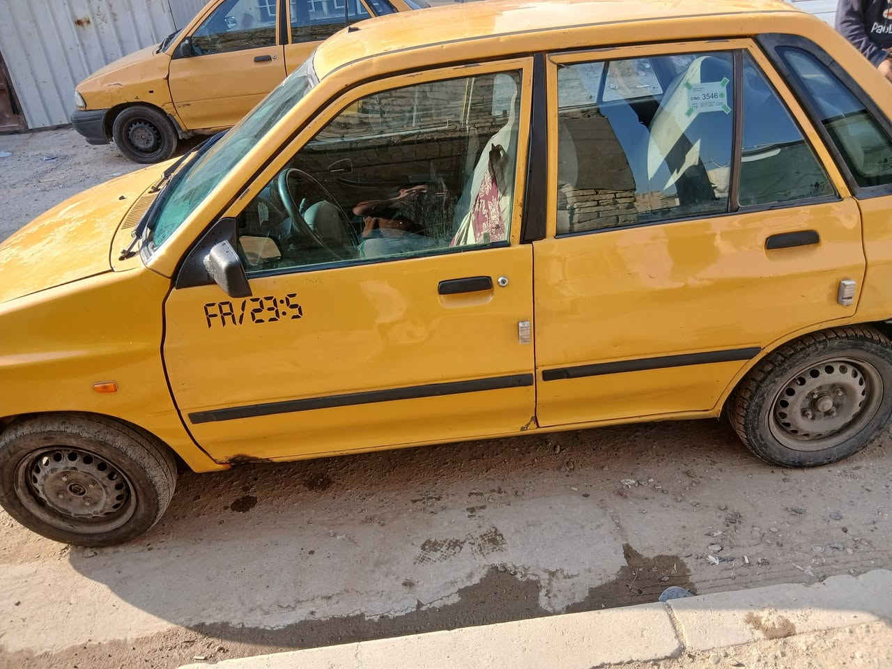 سلام عليكم اخواني سايبا للبيع موديل 2012 سياره حلوه ونضيفه مكاني شعله *********** شراي يتصل ماجاوب على فيس وتساب موجود رقمي ثاني *********** مكينه وكير مكفول السعر 23 وبيه مجال لشراي يتصل و بسمي سياره
