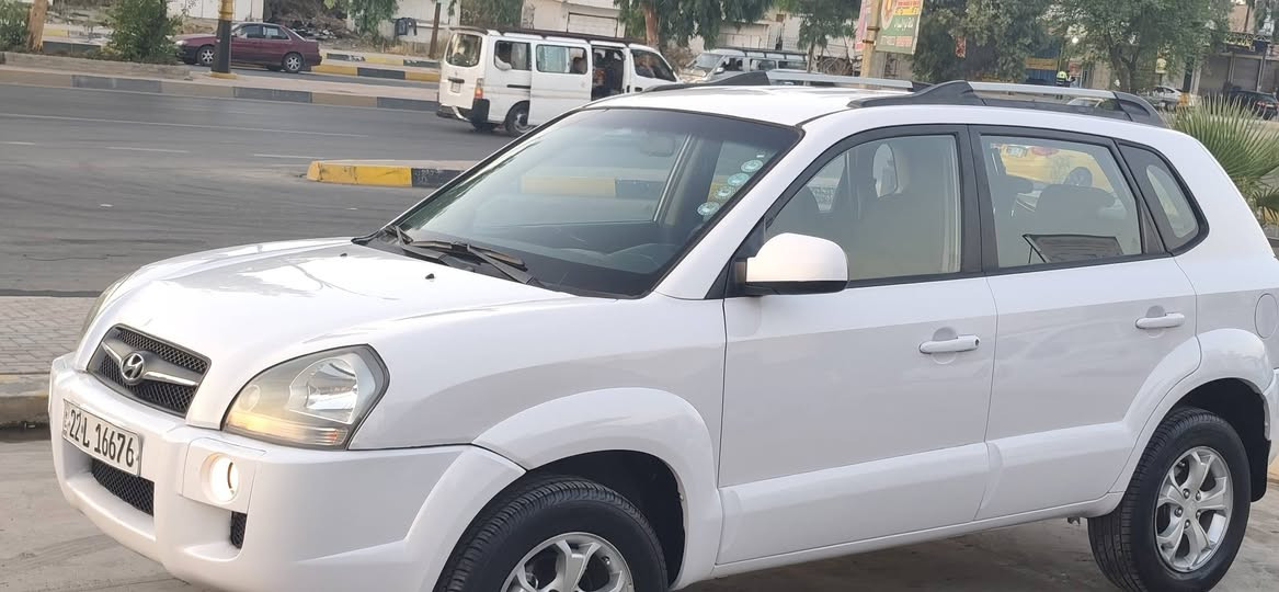 السلام عليكم
هيونداي توكسون 2009
بدون صبغ بدون تعديل بخصتين بل بوند اخر صوره موضحه
محرك وكير وتبريد شرط
سنوية ورقم وهزة وفحص جديد
الرقم ***********
       ***********
