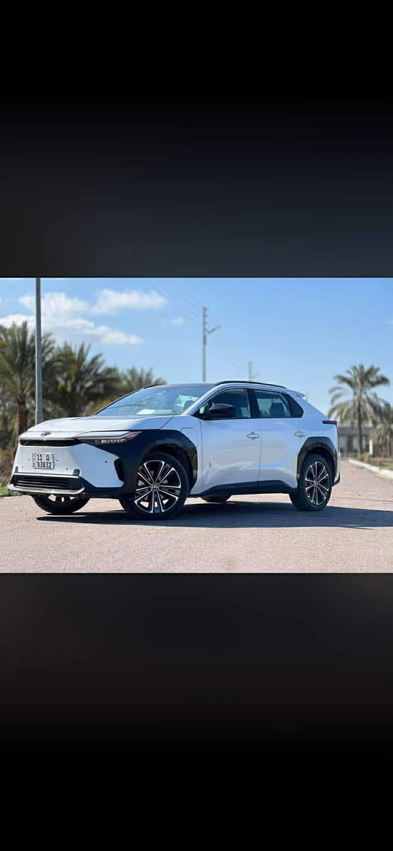 الحلال مالتي للبيع التفيده خاص
للبيع او للمرواس 
تيوتا bz4x 2023 limited فول مواصفات كهربائية بالكامل دفع رباعي  دبل ماطور تمشي 450/500 كيلو رقم مميز وياها حادثها بنيد فقط مبدل اصلي نفس لون بدون صبغ السياره  فول مواصفات تدفئه تبريد بالكراسي و بالمرايه الجانبيه سقف بانروما على طول السياره لايت 4 عدسات لد امامي خلفي ويل 20  وبيها هواي مواصفات ما  ذاكرهن 

رقمي ***********
