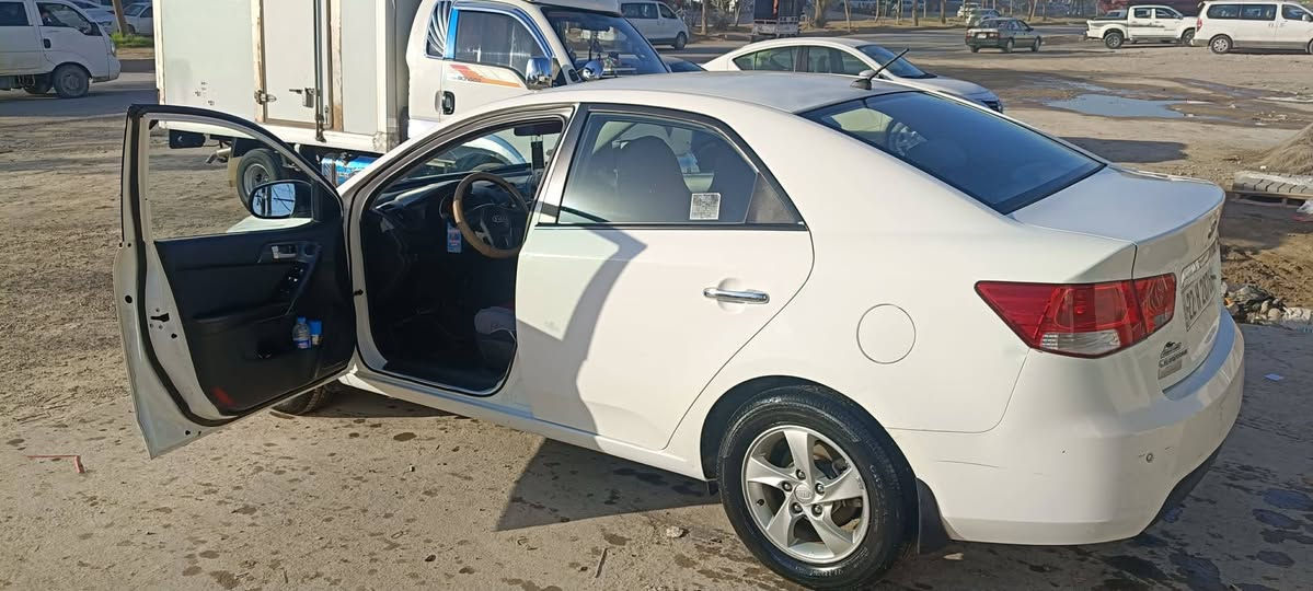 كيه سيراتو 2013 خليجي سياره حلوه تخم تاير تبريد تدفئه محرك 1600 رقم اربيل انكليزي تحويل ثاني يوم صدر خير من الله بيه كم قطعه صبغ بيه بالقماره صبخ اثر حالوب مال شمال سياره خير من الله  مكاني سامراء
السعر 86 وبيه مجال  ***********
