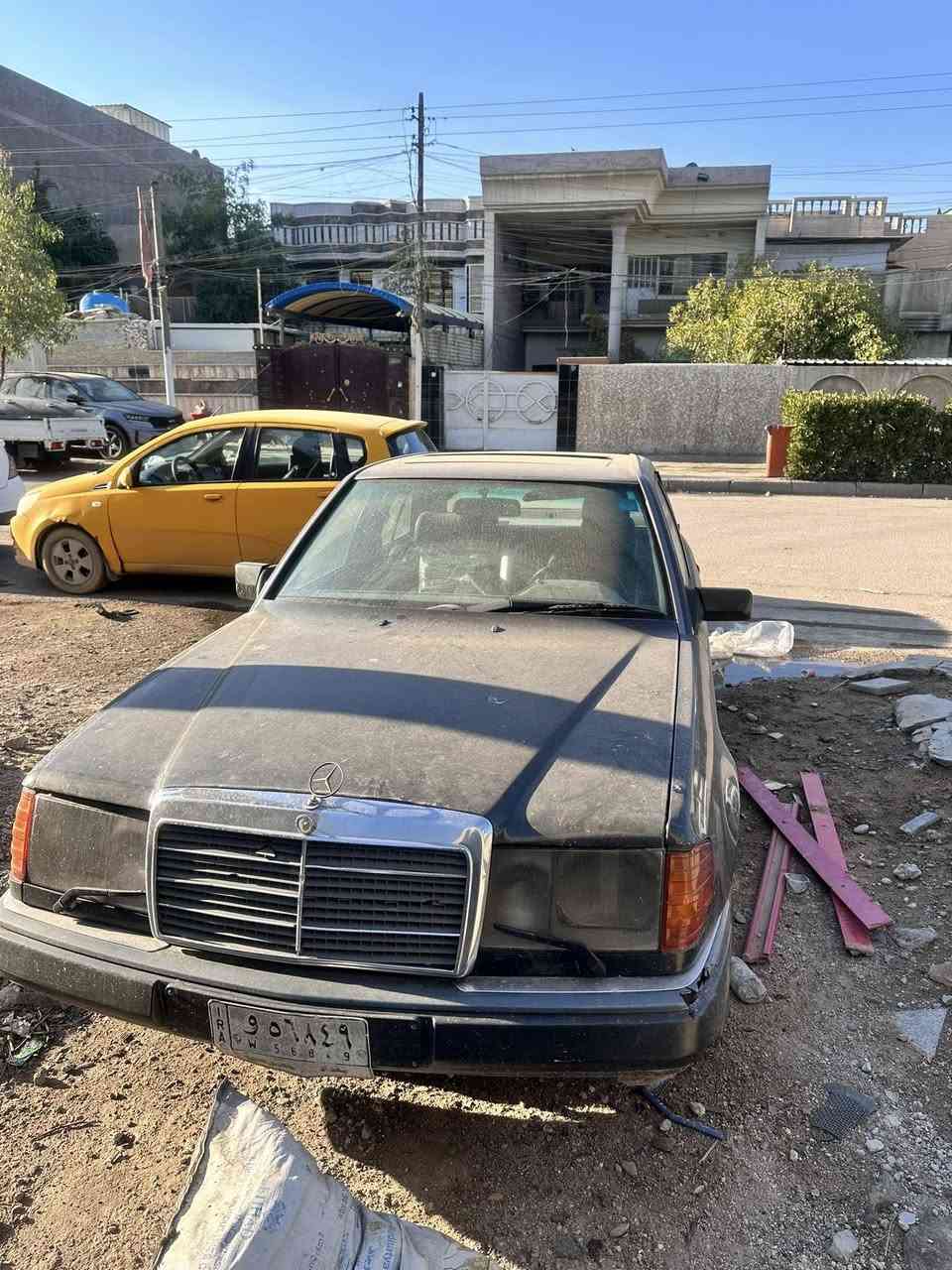 مرسيدس دب موديل 1987 محدثة 1992سعرها 50وبيها مجال شوي للجادين فقط واذا  متعجب لتخابر
***********
