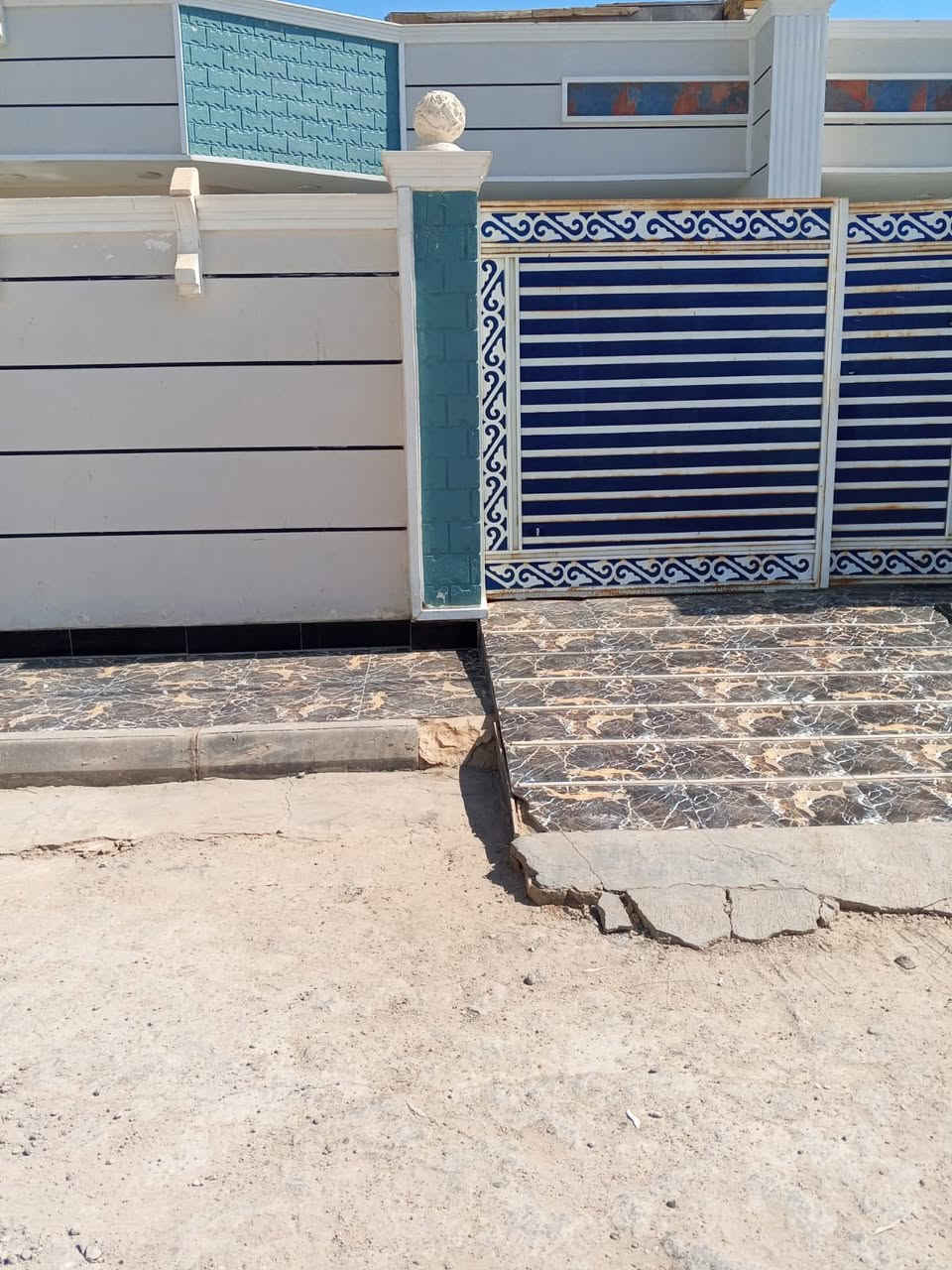 دار للبيع مساحة 250 ميسان ابو شطيب 
السعر 85 قفل 
للاستفسار ***********
