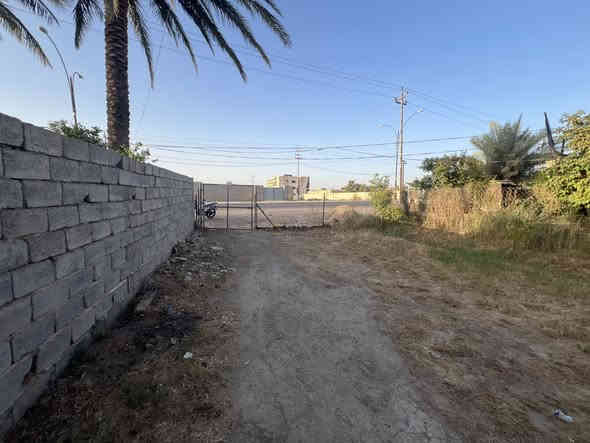 اعلان من #النيزك_للعقار لبيع وشراء الاراضي و الدور الزراعية والسكنية والمقاولات العامة 
--------------------------------------------
دار للبيع   بموقع ممتاز 
موقع البيت - صلاح الدين - قضاء بلد - شارع الضلوعية الرئيسي 

يتكون الطابق الارضي :
-استقبال
- غرفة عدد 1 
- مطبخ 
- صالة كبيرة
- صحيات 
-منور   

مساحة البيت : 200م

📄 نوع العقار : سند طابو صرف

--------------------------------------------
للاستفسار والتواصل : *********** - ***********

او زيارة مكتبنا الكائن في - صلاح الدين - بلد - شارع الامير - مقابل عيادة الدكتور قاسم حاتم
