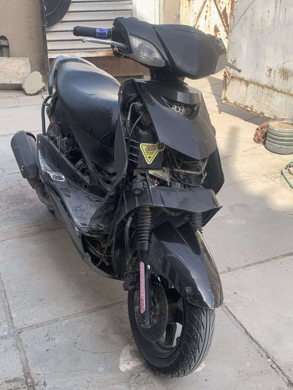 سكنس مال لعب تعمير جديد للبيع او مراوس كفراته موجوده بس تعبانه كهربائيات كامله 
السعر450


**إذا كنت صاحب هذا الإعلان وتريد حذفه لأي سبب، رجاءا أرسل رسالة إلى الدعم الفني**