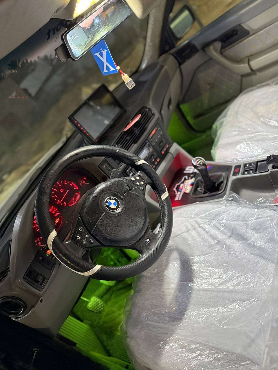 السلام عليكم للبيع فقط
اخوان السياره جاهزه مانقص برغي
موديل 91سنويه ل29
كير عادي 520اصل
شرط مداور 
بجم عريض مكينه وكير كارتون 
كهربايات جاهزه للخير 
كامره خلفيه واماميه 
بصمه تشغيل عن بعد 
سنتر لوك عل بعد تقفيل وتفتيح
تبريد ثلج 
بنكه ميماتي انسه شي حماوه
لايت زنون عالي ناصي 
تايرات كارتون
السياره بدون ضربه 
السعر عل خاص 
الاستفسار اتصل 
***********
