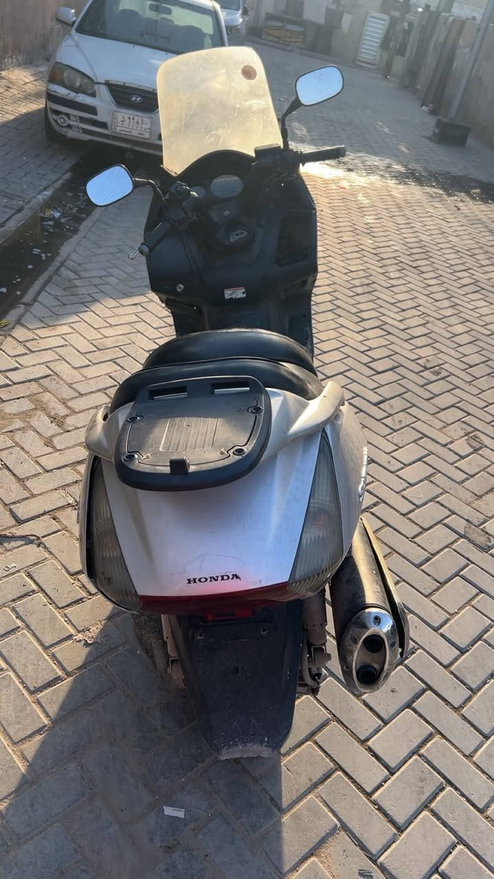 سلام عليكم ورحمة الله وبركاته اخوان دراجه سلفر ونج مكينه ٦٠٠ وفر مود ايبيس الدراجه خير من الله مكينه مكفوله ولكفر أمام عينك البيع أو كراوس حسب القناعه السعر ٨ أوراق العنوان بغداد الأمين الثانيه رقم *********** أو واتساب
