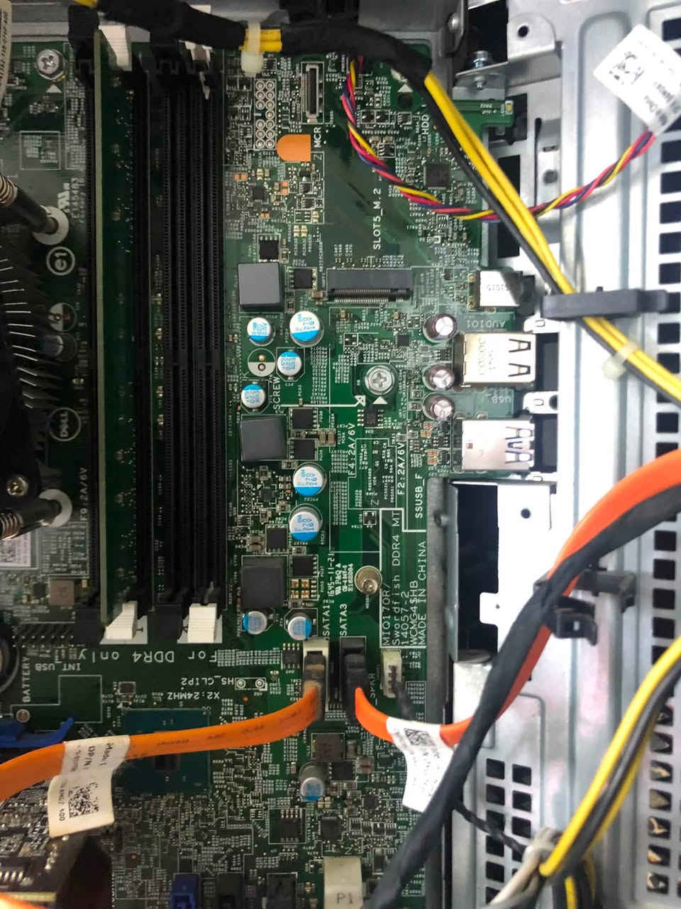 سستم دل 7040
5 جيل سادس

رام 8 ddr4 

هارد ssd 120 

كارت شاشه 1050 ti 4g  بدون بور 

البورد ياخذ m.2 

وندوز 10

260 الف 

بغداد المشتل 
***********
