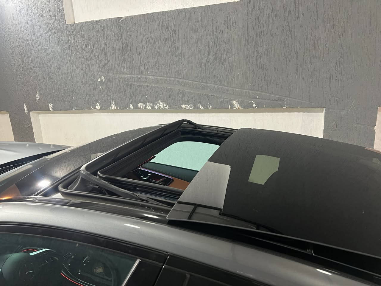 Mercedes C180 AMG  2026

ماشيه 14000 كم
ماتور 1500 CC
فابريكا بالكامل من الخارج والداخل
سقف بانوراما - كاميرا 360 - مرايات كهربائية
يوجد طبقة حمايه
وثيقه تامين سنه

للتواصل : 01050867556 - 01050374425 القاهرة, مصر


**إذا كنت صاحب هذا الإعلان وتريد حذفه لأي سبب، رجاءا أرسل رسالة إلى الدعم الفني**