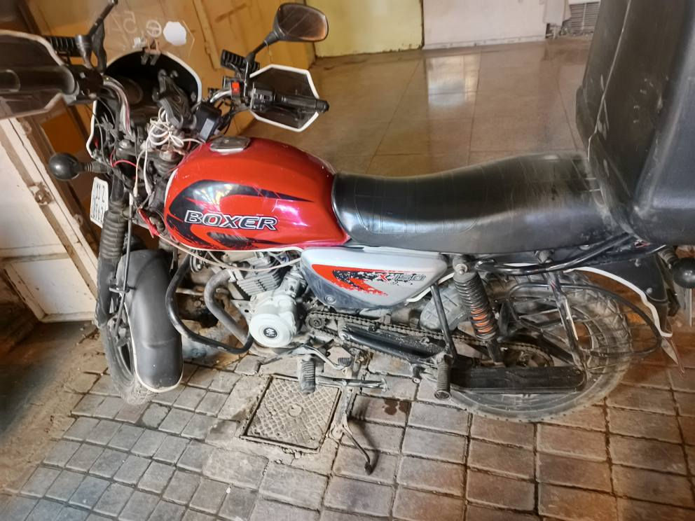 السلام عليكم دراجه بوكسر موديل 23 مجفته رايده ب2100 وبيه مجال بسيط التفيده يراسلني واتساب         ‏‪***********‬‏ بغداد, العراق
