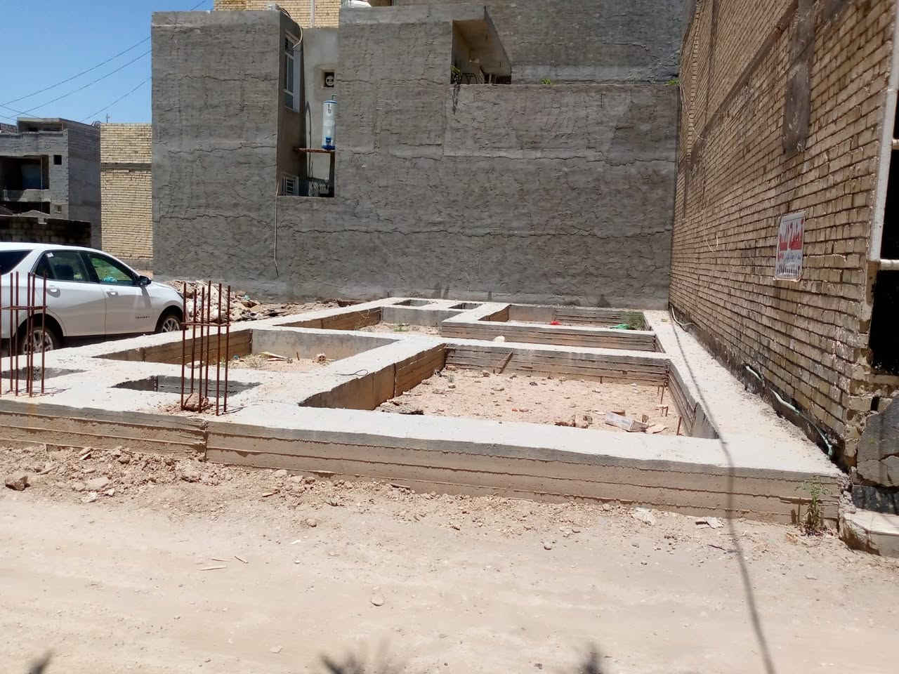 قطعة ارض للبيع بحي حوراء
المساحة 100 متر كربلاء 
طريق بغداد  جهة المشاية 
الوجه ٧ متر 
النزال  ١٥ متر 
 عامود رقم 36
طابو زراعي سند ٢٥ قرار محكمة 
 استفسار : 

 الواتساب 
***********  ꧁  ꧂***********
