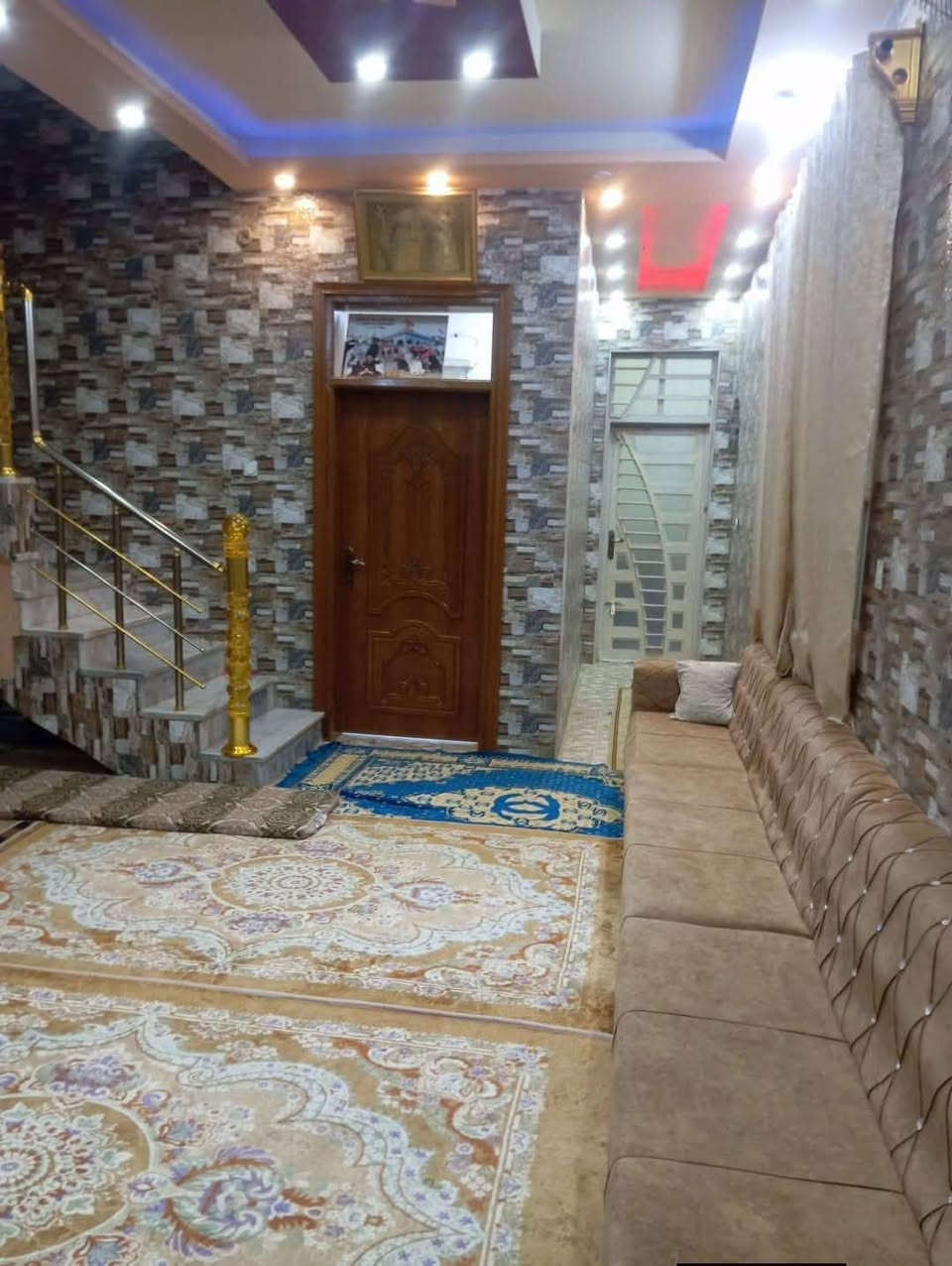 سلام عليكم دار للبيع حي النصر مهندسين خلف الشارع التجاري مساحة 140 متر طابقين بنيان جديد درجة اولى  يحتوي على استقبال وصاله وغرف نوم عدد 4 مكشوفة عدد 2 صحيات عدد 4 مطبخ حار مطبخ بارد سقف ثانوي جبس بورد  للاستفسار *********** _*********** السعر 310
