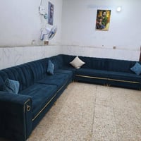 ديوان 10 مقعد نظيف سعره 220 وبي مجال مكان  البياع يوجد توصيل بكروه ب و...