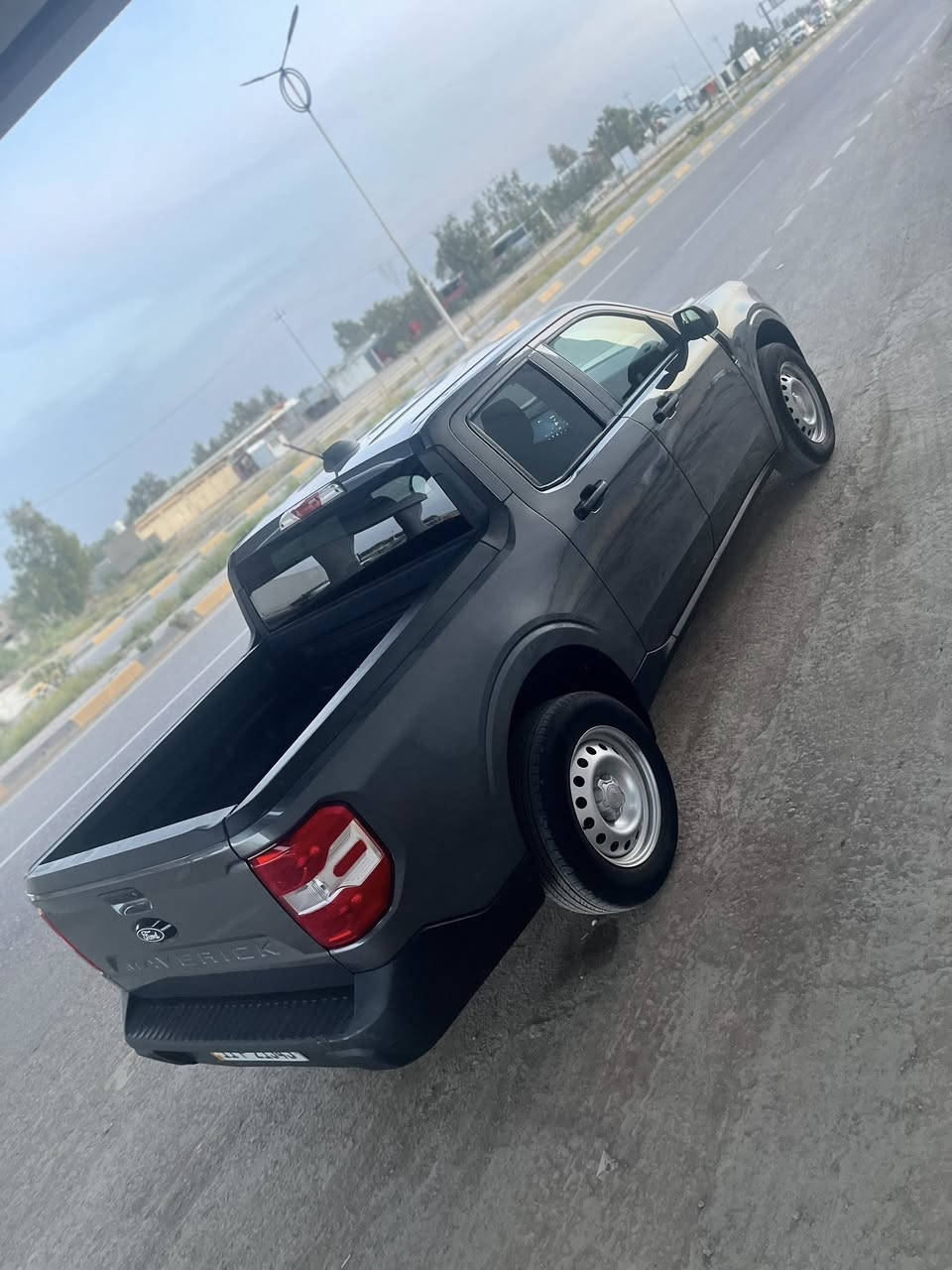 السلام عليكم شباب فورد مافريك موديل 2025  وارد امريكي
دخول جديد مرقم بغداد  

‏2025 FORD MAVERICK, XL 2.5L

المسافه المقطوعه :7000 الف ميل

          حجم المكينه : 2500 هايبرد

صور الضرر بل منشور 

الضرر : بنيد صبغ بدون دواخل شرط الفحص

           حالة الايرباك : سليمه بدون ايرباك

#ماصفات

شاشه

كامره

تحديد مسار

سايد بريك كهرباء

تحكمات ستيرن جهتين

مانع انزلاق

اوتو هولد

3 وضعيات قياده

ابل كار بلي

#السعر :179$ و بيه مجال حك الجية 

تفاصيل اكثر هذا رقمي*********** تحياتي

ديالى  بعقوبة
