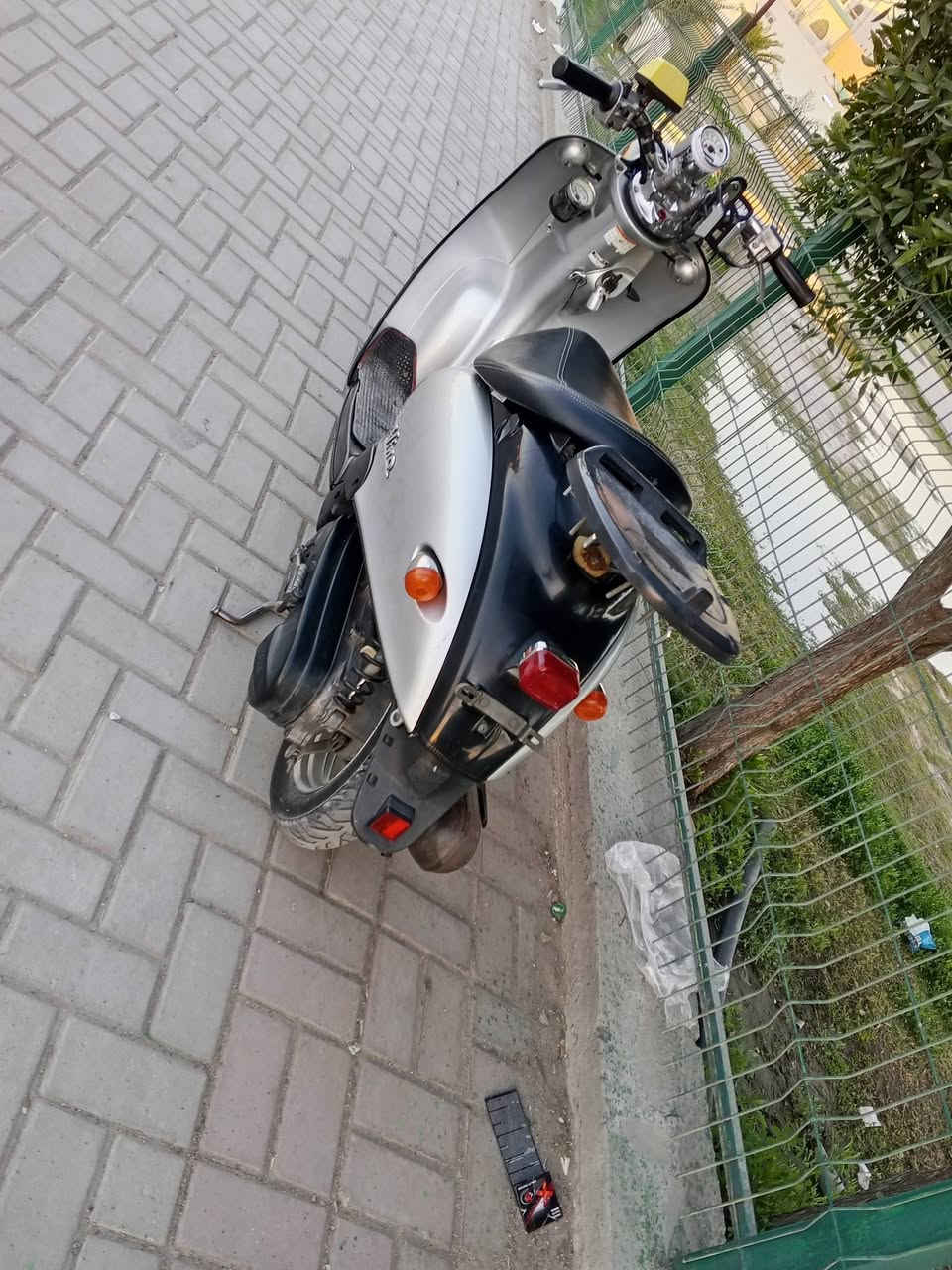 السلام عليكم درجة كلاسك بلاديه مامفتوحه شلعه معدل سلف هندر كهرباء كلها شغاله السعر 450 مكاني بغداد السيديه ***********
