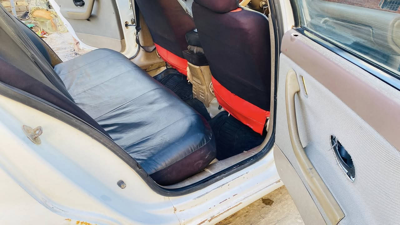 السلام عليكم سمند للبيع 
كير مكينه فرنسي مكفولات 
موديل ٢٠١٠ السياره خير من الله 
رقم قادسيه راعيها ماندله ابيع هل موجود 
السعر ٢٣ ورقه 
مكاني بابل ابو غرق 
***********
