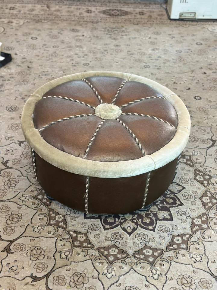 السلام عليكم…
تخم تركي جديد ثقيل درجه اولى ١٠ مقاعد  

مع طبله وسطيه 

رايدي مليون وربع 

للتواصل ***********

‭0772 377 1227
