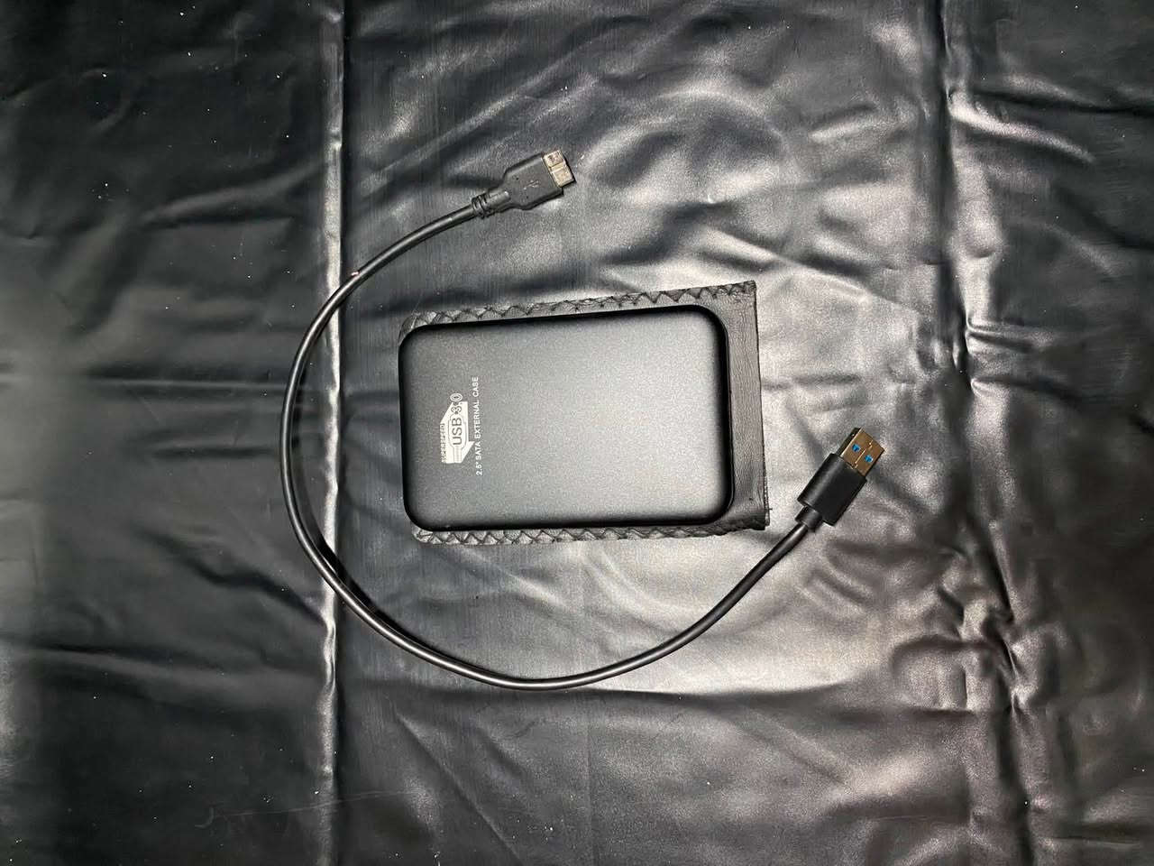 السلام عليكم شباب للمحتاج غراض pc باسعار مناسبه موجوده عندي ويوجد توصيل لكل محافظات العراق 
——————————————————————————
يتوفر كومبو 
مذربورد x99 p4 + معالج intel xeon E5 2650 v4
اذا كرت شاشه مضبوط وياه مثل 1060 او 1650 ينطيك فريمات 100 ثابت سعر المذربورد والمعالج 45 مع التوصيل 
——————————————————————————
كيس + 6 فانات + هاب 10 منافذ
بسعر 65 الف مع التوصيل
——————————————————————————
هاردات 
اكو SSD 128g بي نضام ويندوز 10 برو للمحتاج نضام للpc
سعره 35 مع التوصيل
واكو ssd128 فارغ ع الفحص شغال ومبي اشكال
سعره 25 مع التوصيل
ويوجد هارد خارجي hdd 2 تيرا سعره 20 الف مع التوصيل
——————————————————————————
كاسر صوت مع مايك احترافي صوت نقي وواضح 
كامل ملحقاته سعره 30 مع التوصيل 
——————————————————————————
كيبورد ميكانيكي raven RGBوزن ثقيل وحجم صغير 
سعره 35 مع التوصيل جديد لوك ستيكر
——————————————————————————
سبيكرات صوت RGB الوان متغيره صوت نقي وواضح على الفحص سعر 20 مع التوصيل 
——————————————————————————
اضاءه + شاحنه ايفون ماك +سبيكرات صوت عدد ثنين 
سعر 20 مع التوصيل على الفحص
——————————————————————————
اضاءه للسيت اب متعدده الالوان من الشمسي الى الابيض الثلجي على الفحص جديده سعر 15 مع التوصيل
——————————————————————————
طبعا الاسعار قابله للتفاوض والي محتاج يجي وماقصر ويا بيه خير ويدلل لليحب يتواصل ويحجز قطعه على الخاص او الواتساب *********** 
والي ياخذ مثلا كميه احسبهن بسعر حلو اله 👍❤️.

