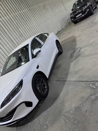 سيل ٦للبيع  ام ١٣كامره وتمشي ٨٠كيلو بلشحنه الوحده مواصفات بعد بيها هوا...