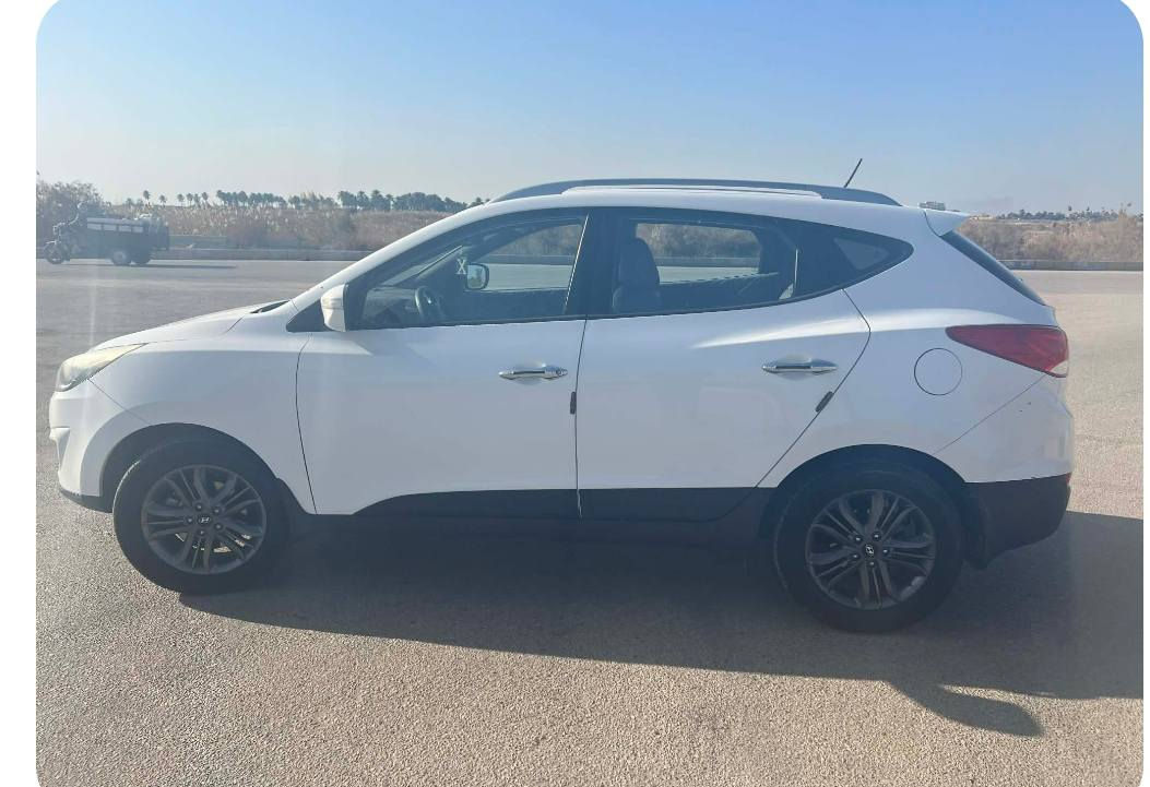 السلام عليكم توكسان موديل 16 نضيفه بمنعه الكلمه وبيه سونار جديد مكانه البكرلي تفاصيل اكثر اتصل علا الرقم ‏‪0783 889 8123‬‏
 ‏‪0783 809 0252‬‏
