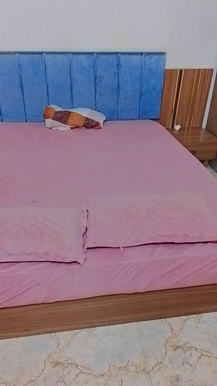 للبيع غرفه نوم وسبلت ودوشك مال جربايه
للاستفسار ***********
