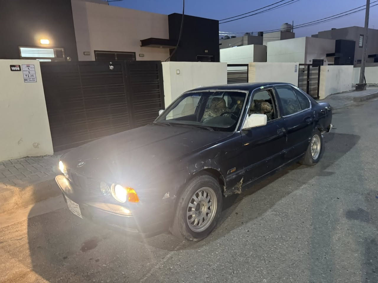 BMW
للبيع ب 22 ورقة 

دواخلها زينه كير و محرك زينات
محرك بلادي 520 

للتفاصيل الاتصال على الرقم 

***********
