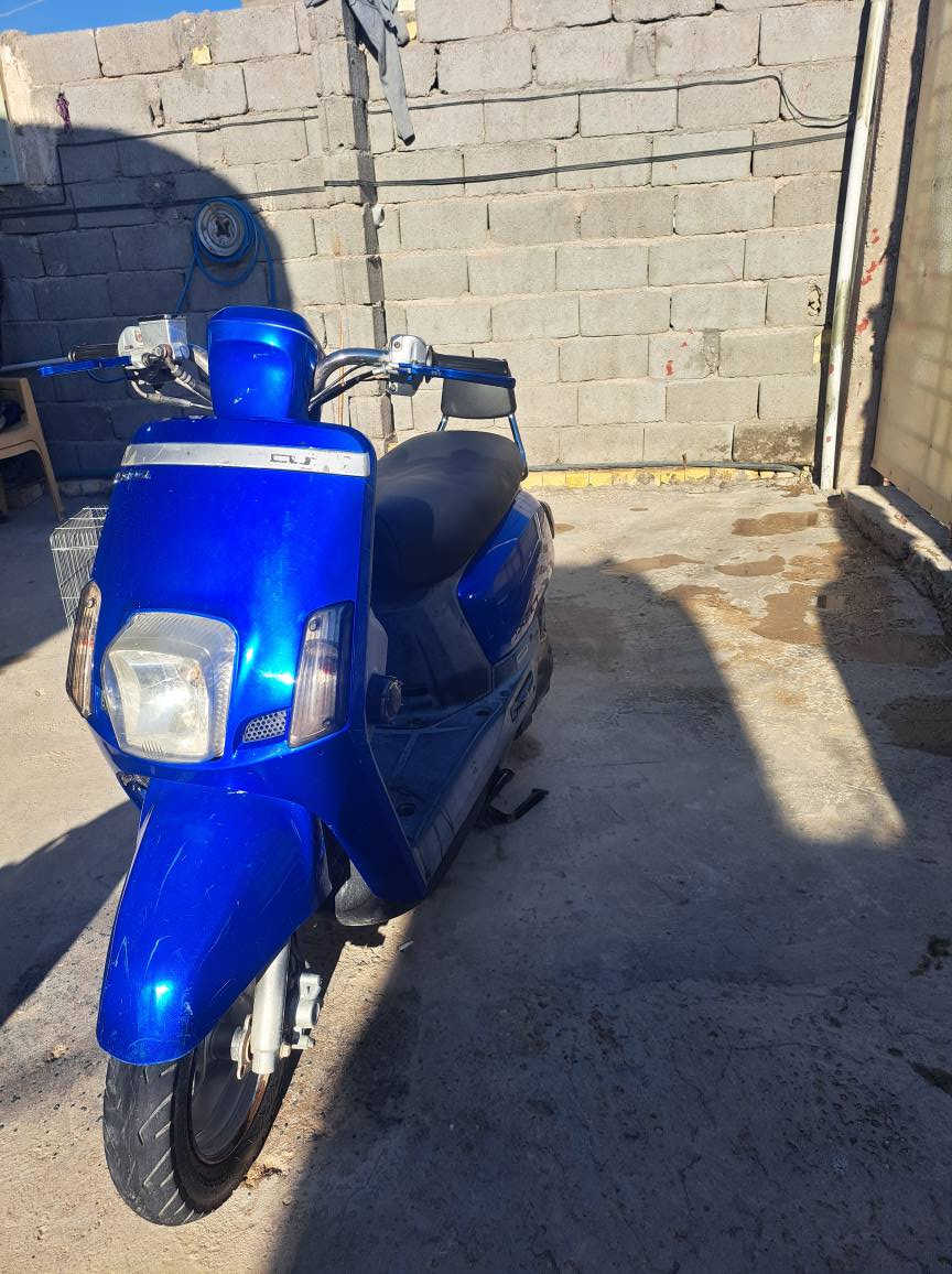 بوليس مسطره نوزل دراجه نضيفه نكره بكل وقت 
كهربائيات كله شغال مكينه ناعمه كلش ماتسمع صوتها ملحه ونشطه مكانس مسيب شراي يتصل سعرها مناسب مستعجل عالبيع *********** موجود واتساب او اتصال
