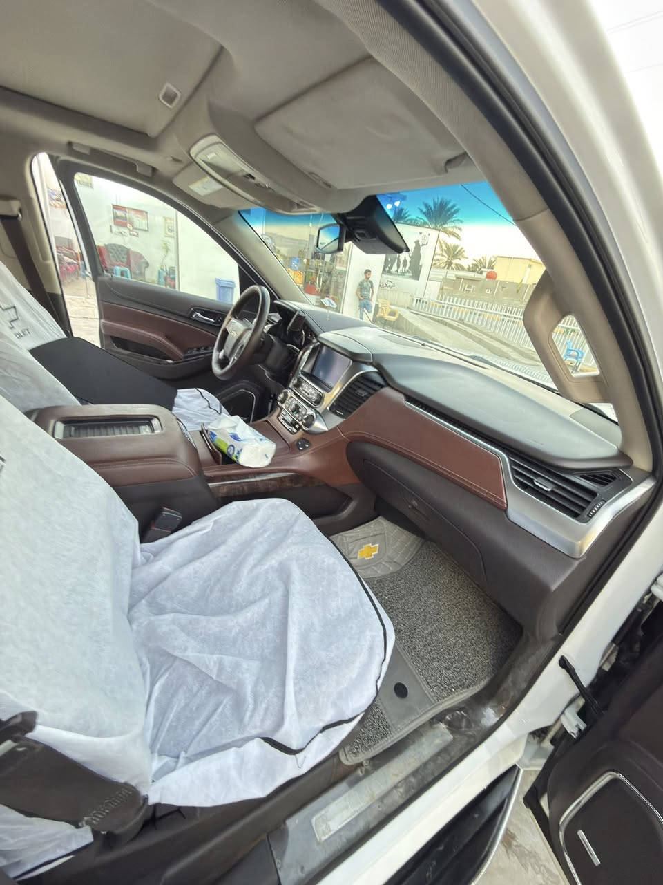 تاهو البيع خليجي محرك 8 /5300سياره جديده بسمي فول موصفات LTZمعروف الوصفات السعر 340المكان واسط الزبيديه الهاتف ***********@إشارة موديل 2015
