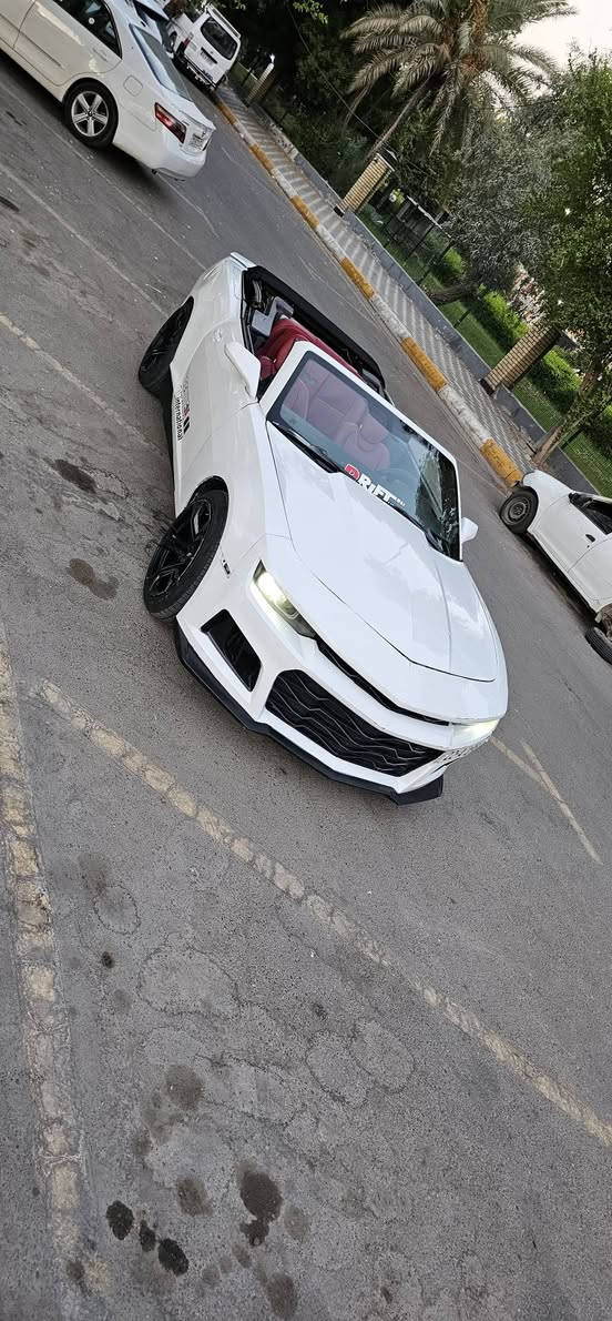 شفروليه كمارو RS كشف 2014 أمريكي 🚗🔥

اللون: أبيض لؤلؤي
الداخل : كشنات جلد احمر دوشمة تطريز 
محرك: V6 3.6 لتر – اقتصادي ورياضي بنفس الوقت
توب كشف كهربائي (يعمل بكبسة زر)
 أوتوماتيك / تبترونيك
تشغيل بصمة / دخول ذكي
شاشة كبيرة / كراسي كهرباء / تبريد ثلج 
التايرات: رنجات رياضية سوداء مع كفرات جديدة
إضاءة LED أمامية وخلفية 
لحية أمامية 
الحادث: جاملغ خلفي جهة السايق + العكس + دعامية محدثة
السيارة كلش نظيفة محرك كير جديد مكفول ونصبتها احلى من الصور 
رقم أربيل شرط تحويل
السعر : 95
 للاتصال *********** واتساب او خاص بغداد, العراق
