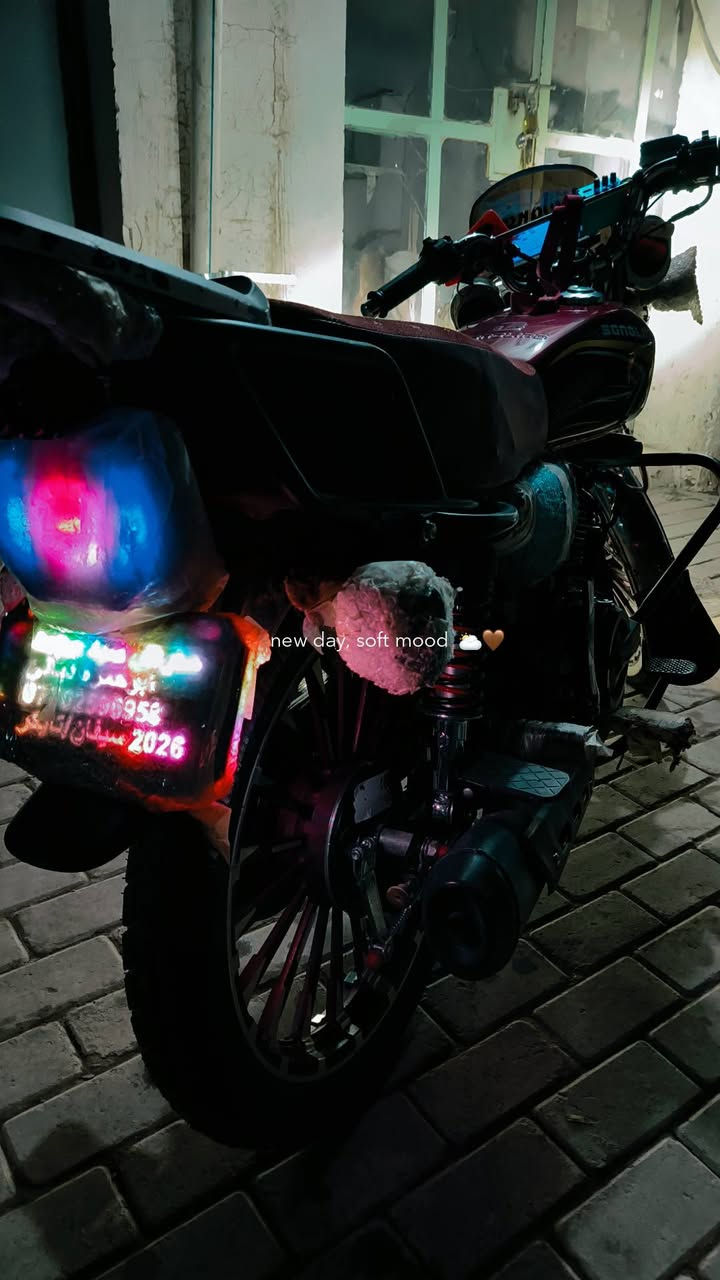 سلام عليكم دراجه ايراني// 26 / ما ماشيه هواي ولا مشتغله توصيل + كتاب الدراجه بيها السعر 800 
دراجه محافض عليها 🤎 + قفل +درع+ سماعه+ باقي من التعديلات 💙


**إذا كنت صاحب هذا الإعلان وتريد حذفه لأي سبب، رجاءا أرسل رسالة إلى الدعم الفني**