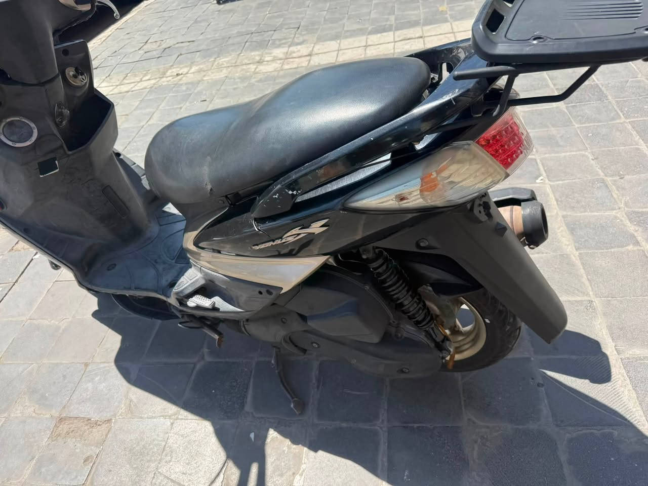 للبيع سكنس فحل 
تو كلار 
دراجة حلوة ومرتبة 
للأستفسار : ***********
